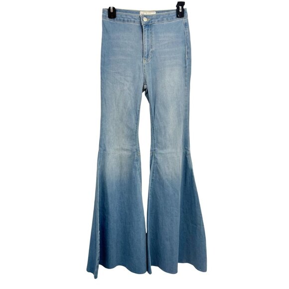 Free People Float On Wide Leg Bell Bottom Flare Jeans Light Wash Denim - Size 25 - Picture 1 of 7